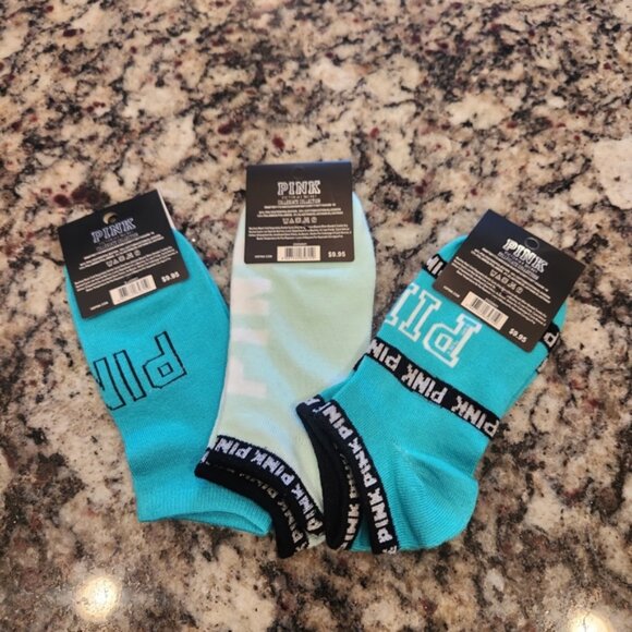 BNWT PINK Victoria's Secret Collegiate Collection Blue Crew Socks - 3 Pack - Picture 2 of 2
